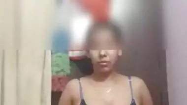Sexy Indian Girl Shows Her Boobs and Pussy Part 2