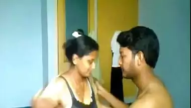 Desi maid home sex with owner’s son for huge cash