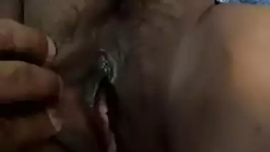 Wife sleeps and Indian man takes advantage of it to film meaty pussy