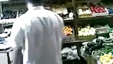 Hot Bhojpuri speaking aunty having sex at the grocery store