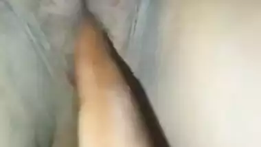 Boyfriend enjoys fingering and pounding XXX pussy of dusky Desi chick