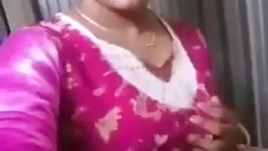 Desi Unsatisfied Pakhi Bhabi Fingering And Masturbating