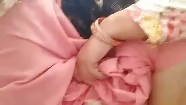 Naughty Punjabi Bhabhi peeing in an Indian closet video