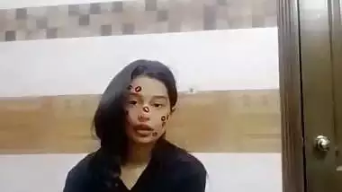 Indian nude MMS of a sexy girl fingering in her bathroom