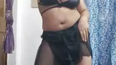 Bengali dancing girl with big boobs bouncing