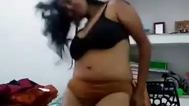 Indian desi girl hot dancing