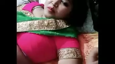 Chubby housewife bhabhi manju maami hot show in bed.