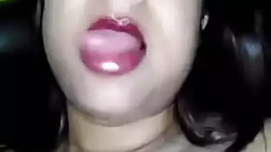 Horny Indian bitch shoves fingers in sex hole and masturbates fast