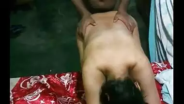 Desi bhabhi gets her pussy hammered in doggy style