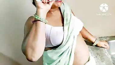 Indian Desi Mom's fuking neighbour boy's