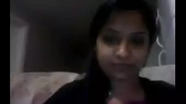Big boobs amateur Indian girlfriend teases and seduces on cam