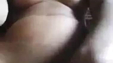 Sexy hot Bangla girl’s Bangladeshi nude MMS clip