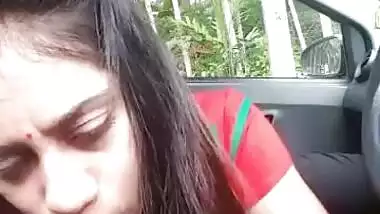 Desi teen girl’s hot blowjob inside the car