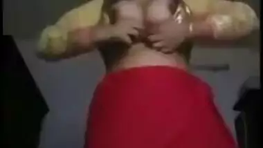 Boobs showing indian girl